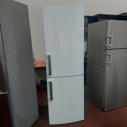 Aeg kombinált hűtő Rcb534e1lw
